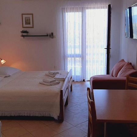 Apartments Ida Sućuraj מראה חיצוני תמונה