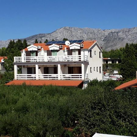 Apartments Ida Sućuraj מראה חיצוני תמונה