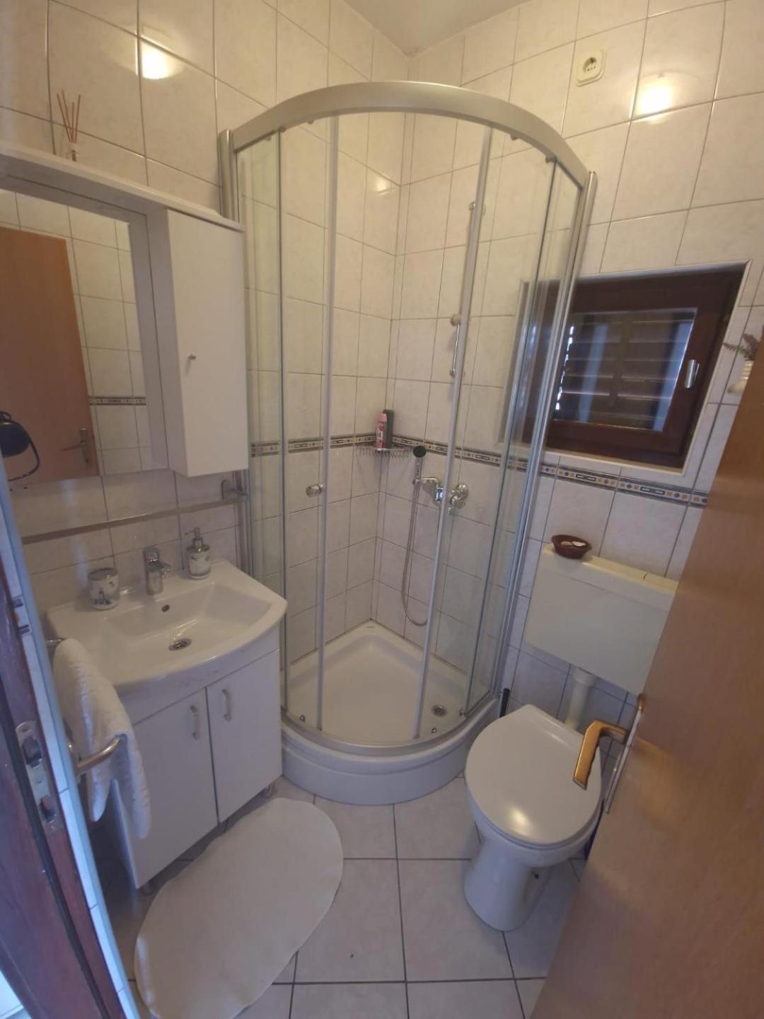 Apartments Ida Sućuraj מראה חיצוני תמונה