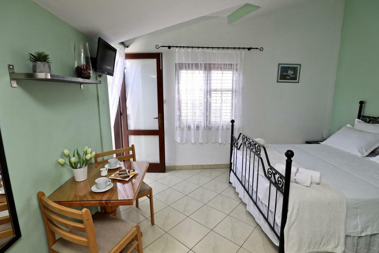 Apartments Ida Sućuraj מראה חיצוני תמונה